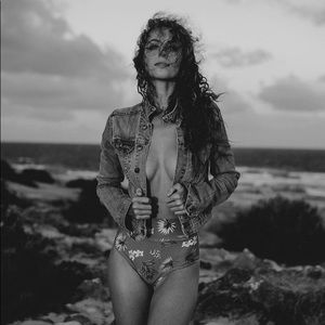 Meet your posher 🥂